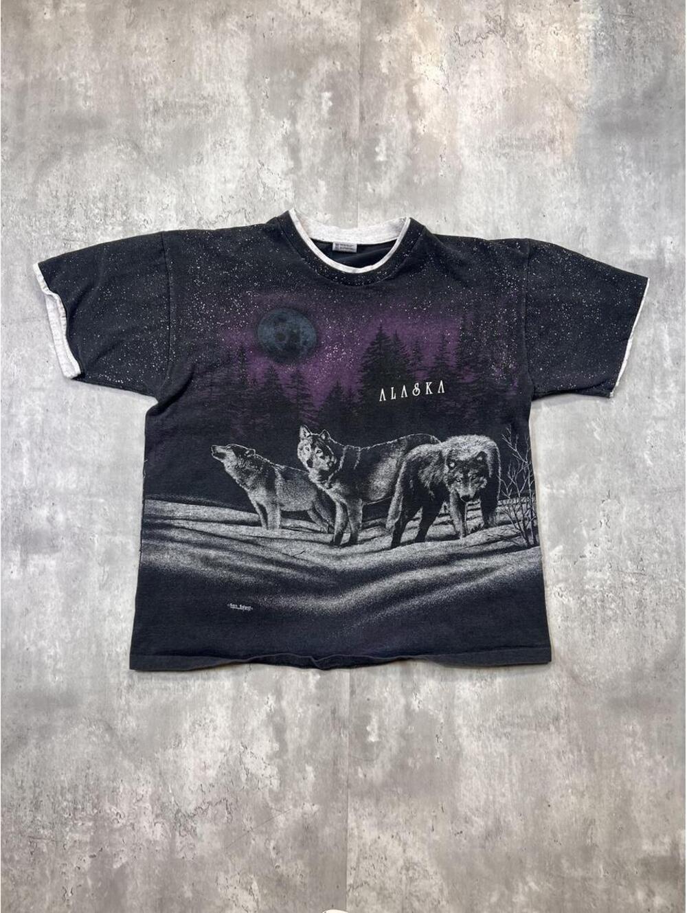 Vintage 90s Alaska Wolf Graphic T Shirt